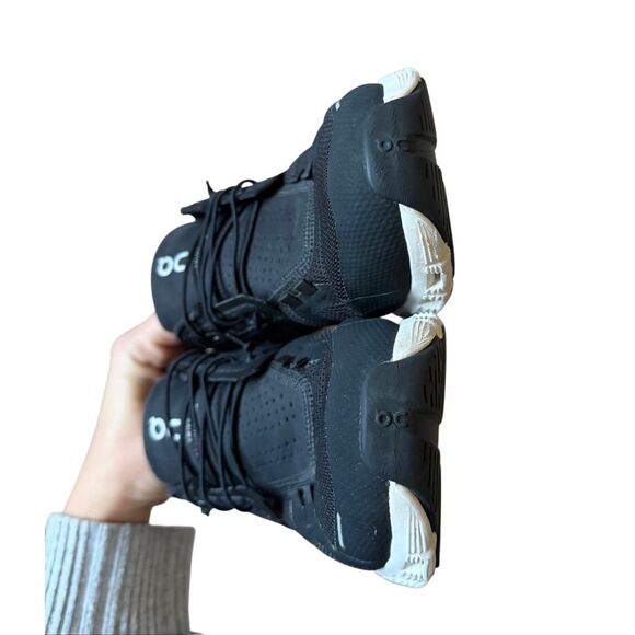 On Cloud Running Sneakers Black White size 8 - Picture 9 of 9